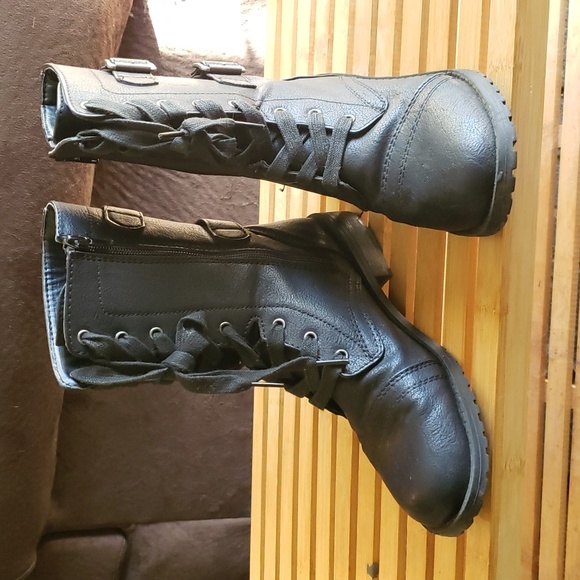 Womens combat style boots size 7.5 - Picture 2 of 3